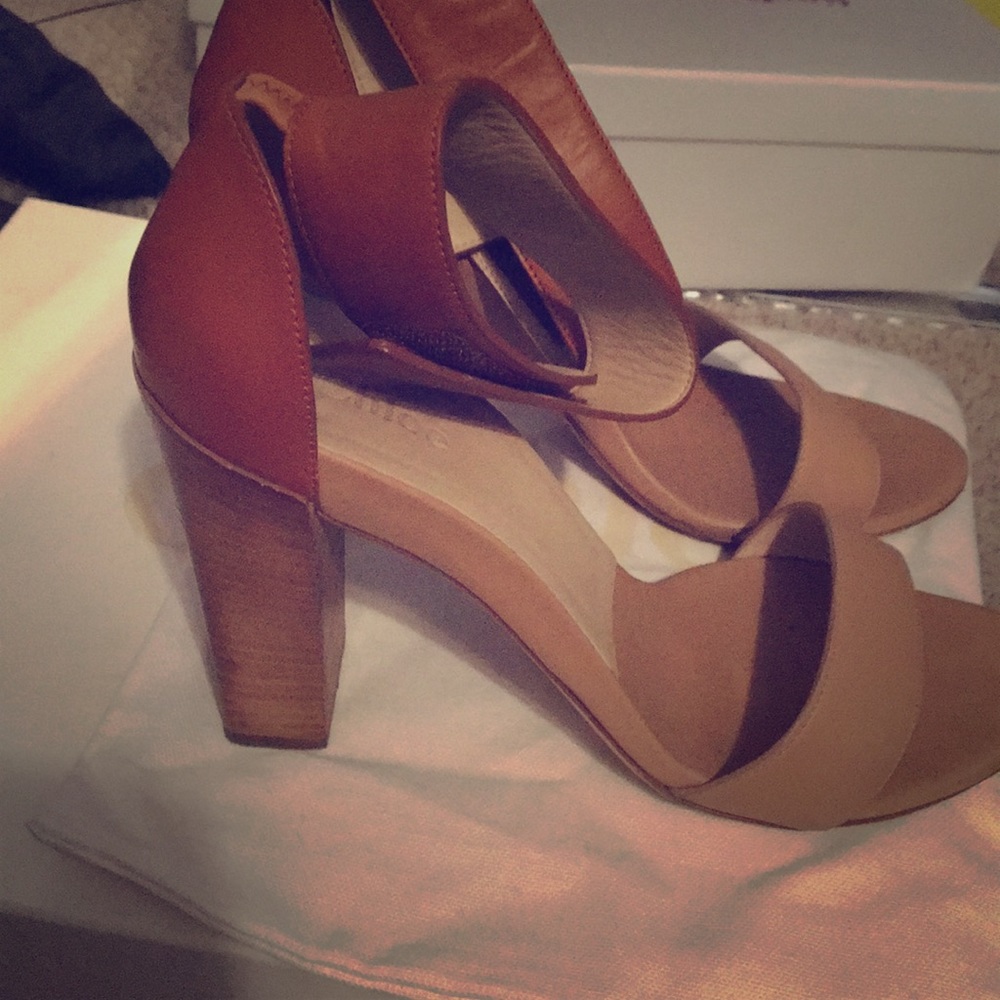 Chloe Nude Size 9 1/2